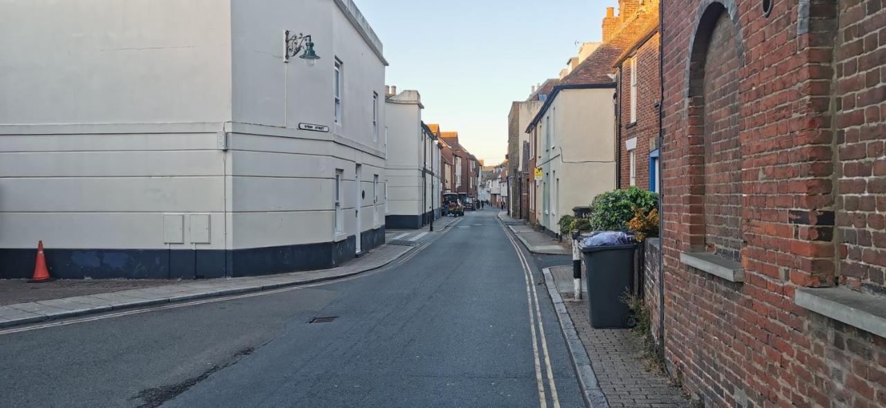 Modern City Centre House With Free Parking Canterbury Exterior photo