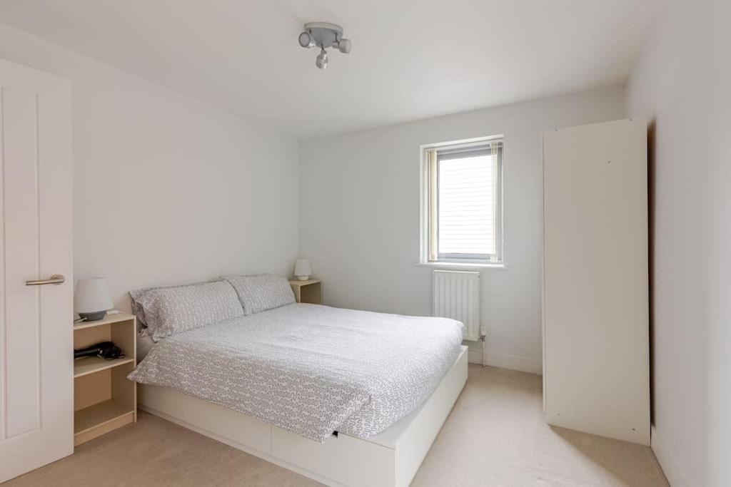 Modern City Centre House With Free Parking Canterbury Exterior photo