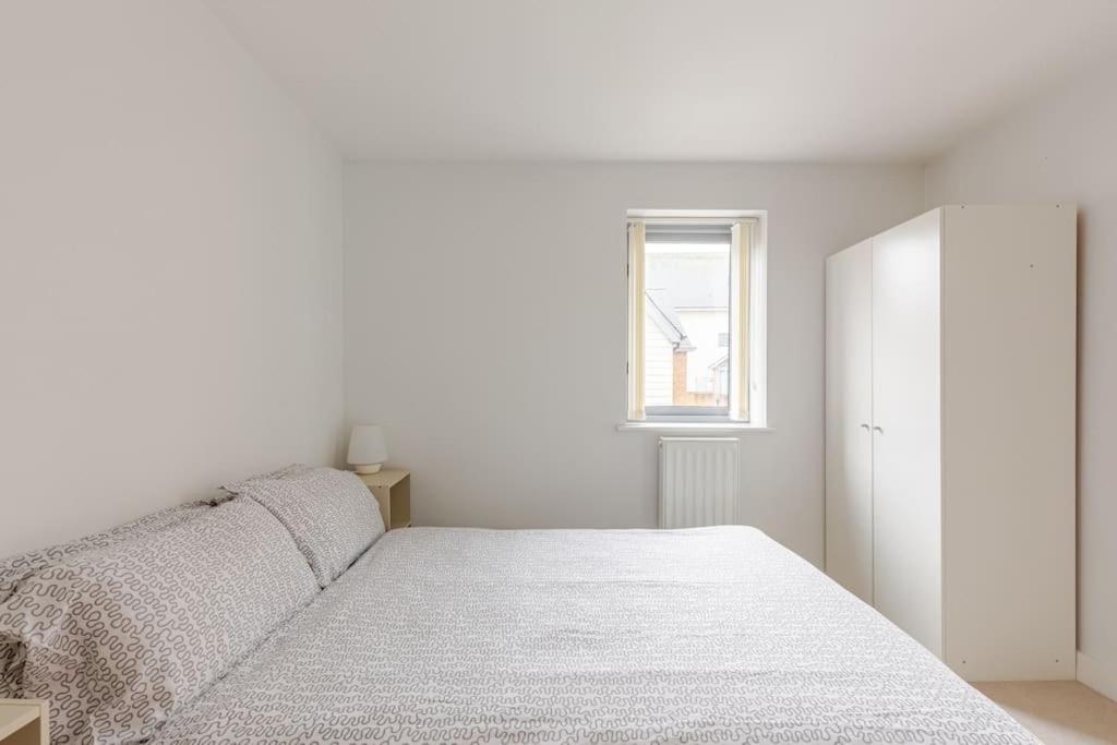 Modern City Centre House With Free Parking Canterbury Exterior photo